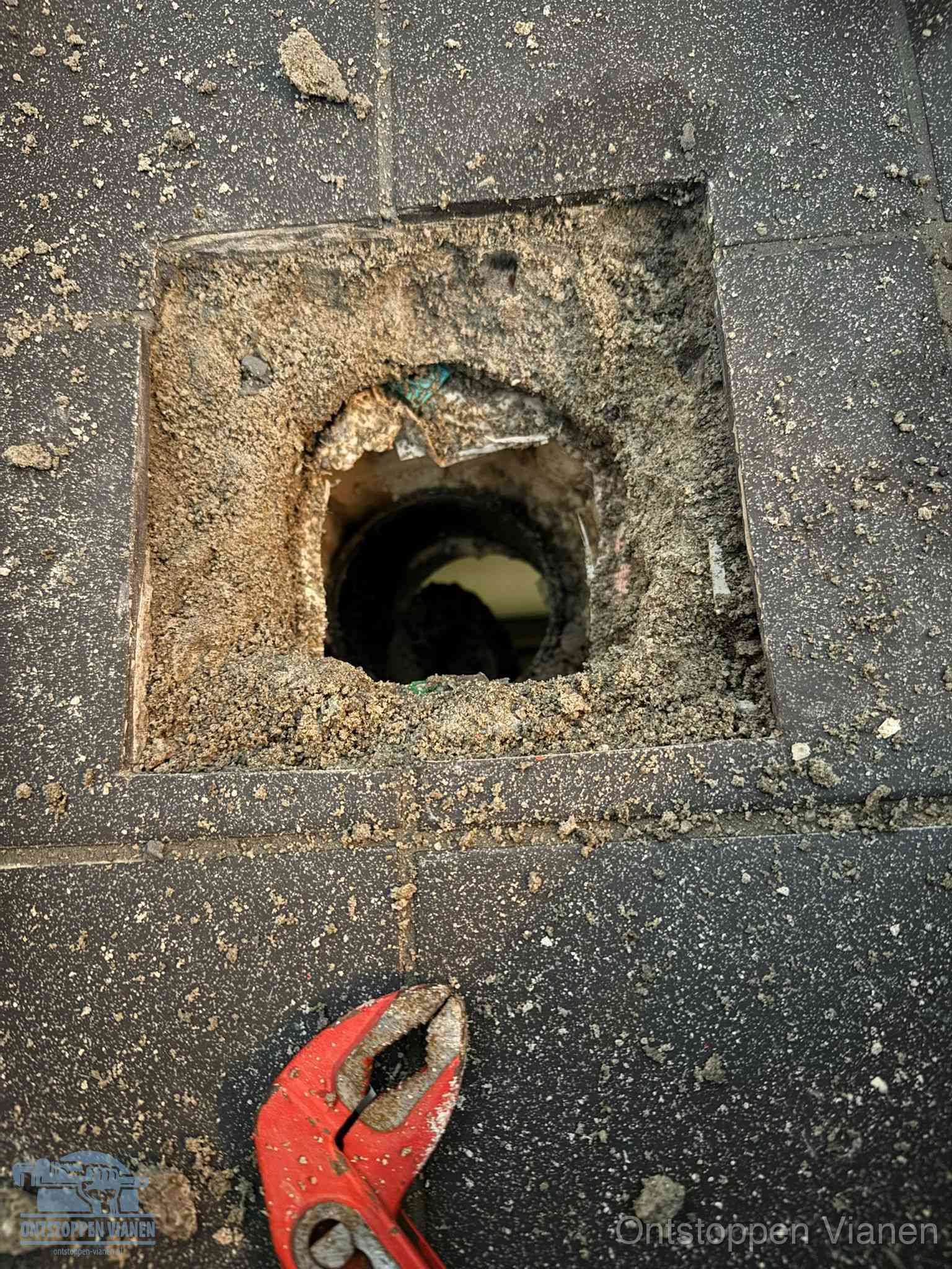 Rioolputje erfgrens eigendom in Vianen